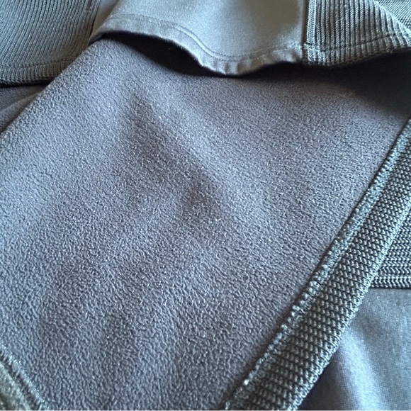 Spyder Men’s Fleece Lined Black Pullover with Red 1/4 Zipper - Picture 8 of 16